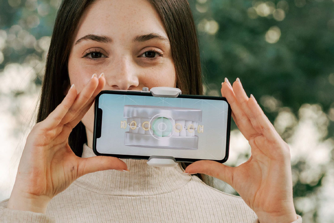 Monitor Dental with Mobile Devices